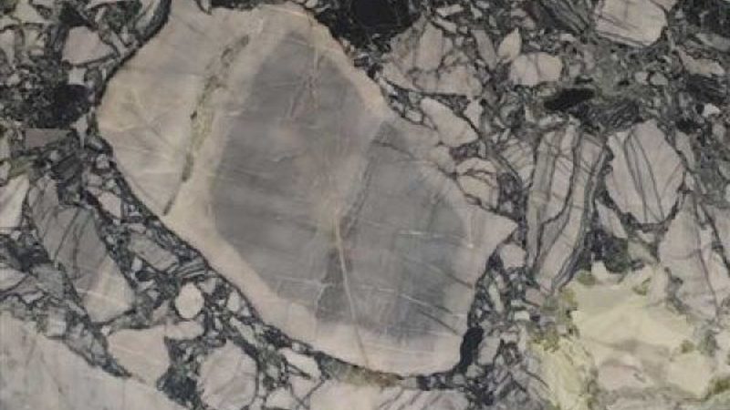 揭秘透光石灯箱：价格构成与选购要点